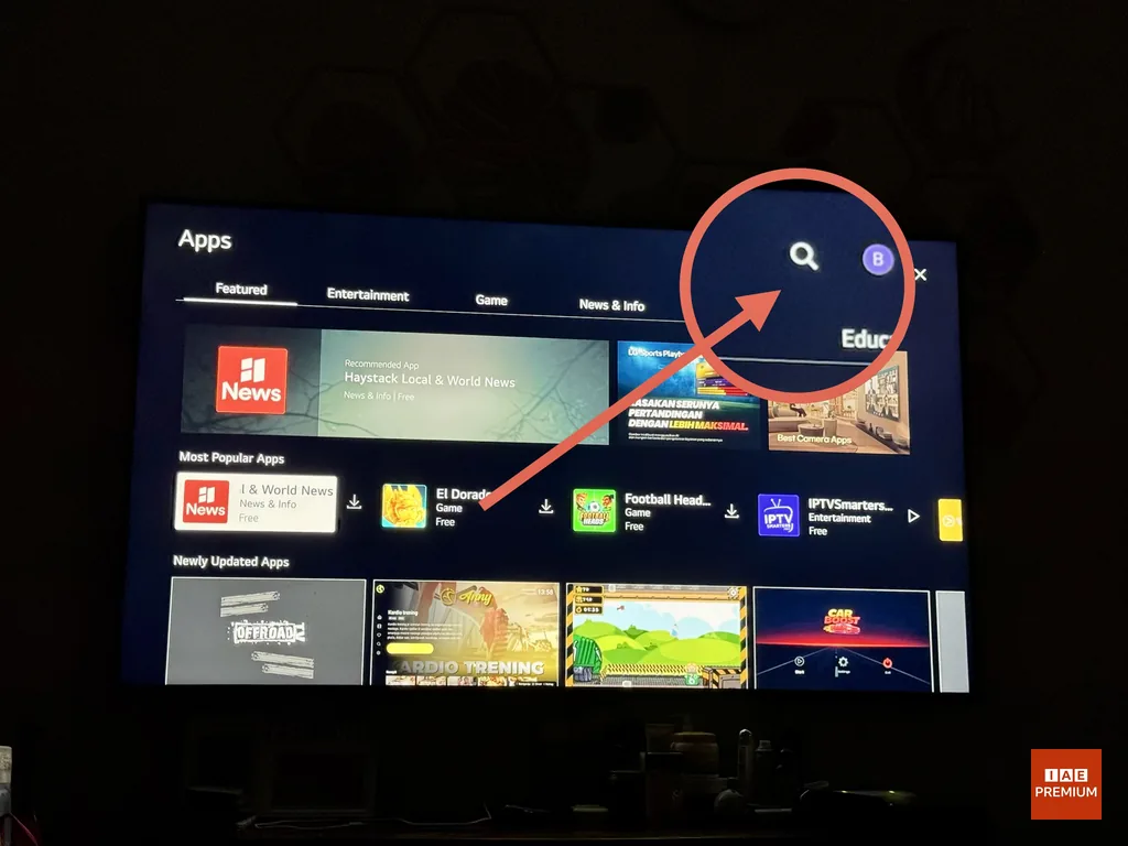 LG Content Store - Apps populaires Capture 2 : Le LG Content Store avec les onglets Featured, Entertainment, Game, News & Info. La section "Most Popular Apps" est visible.
