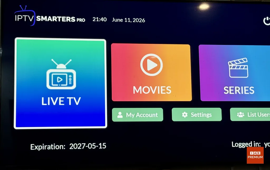IPTV Smarters Pro - Interface principale IPTV Smarters Pro interface principale avec LIVE TV, MOVIES, My Account, Settings, SERIES et List User
